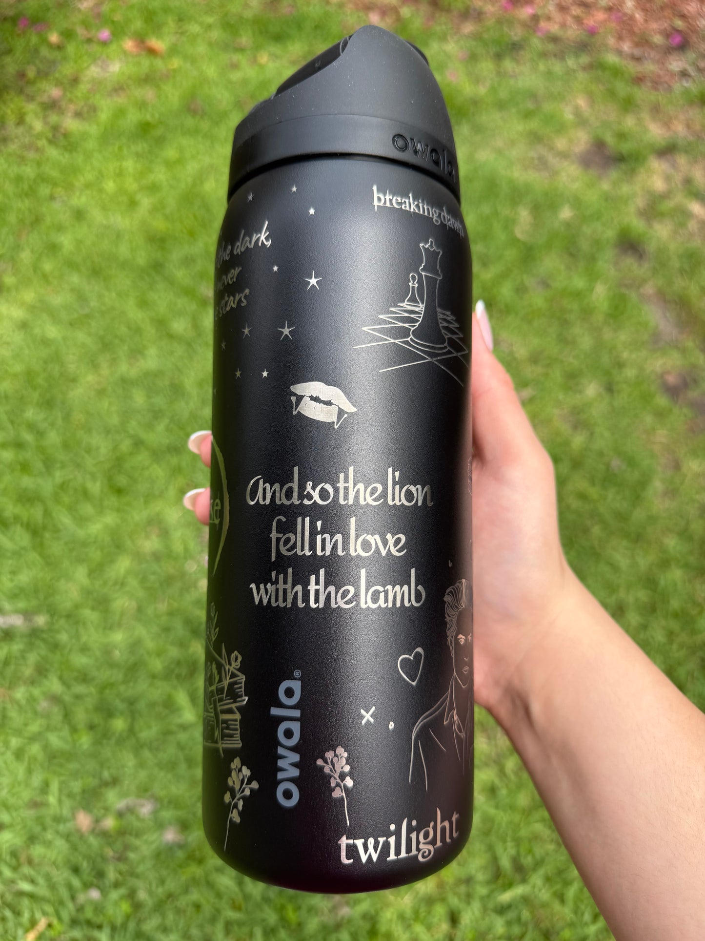 Twilight Saga Owala FreeSip, Bella Edward Vampire gift