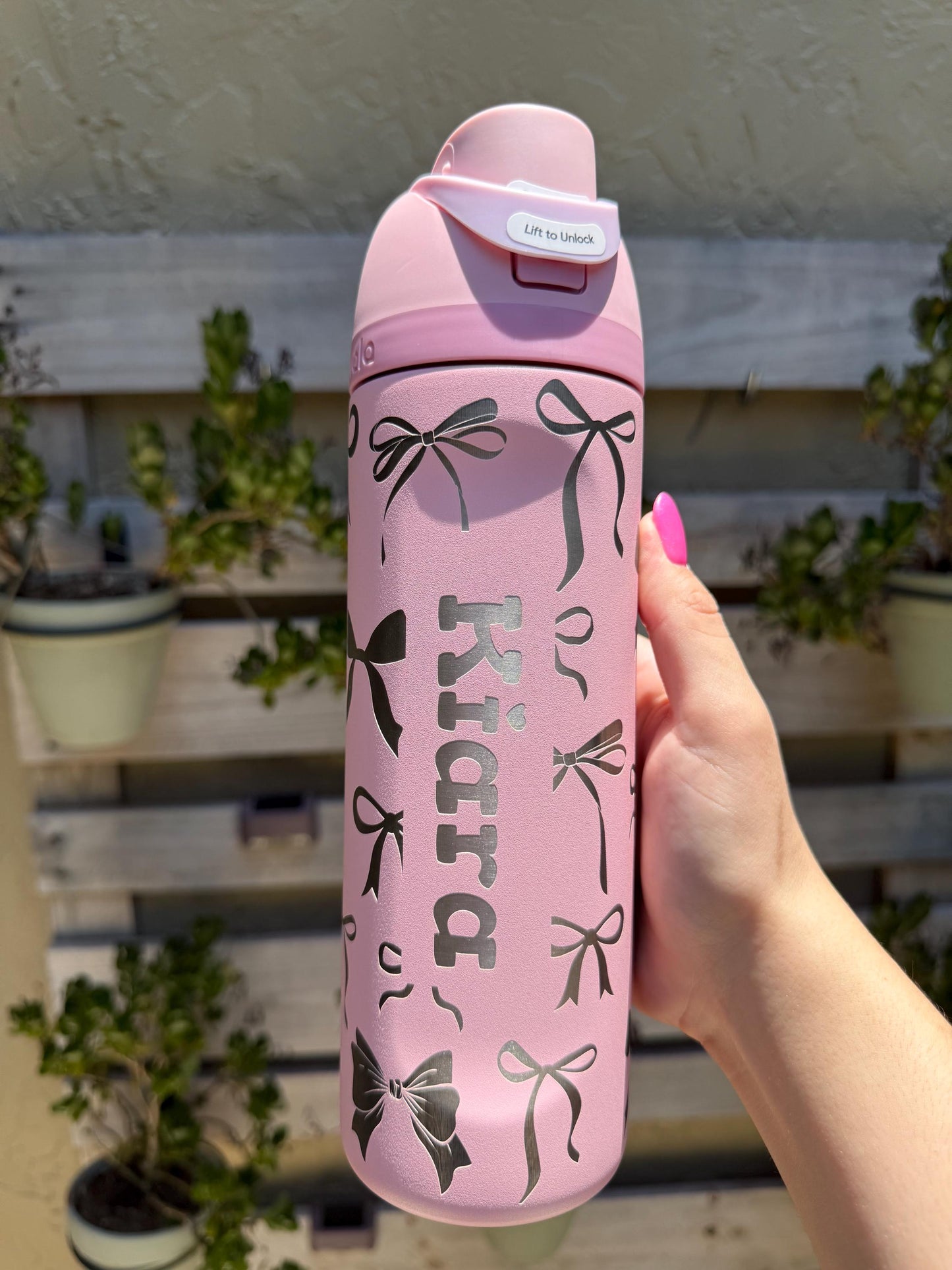 Bows Coquette 24oz Free Sip Owala, Engraved tumbler
