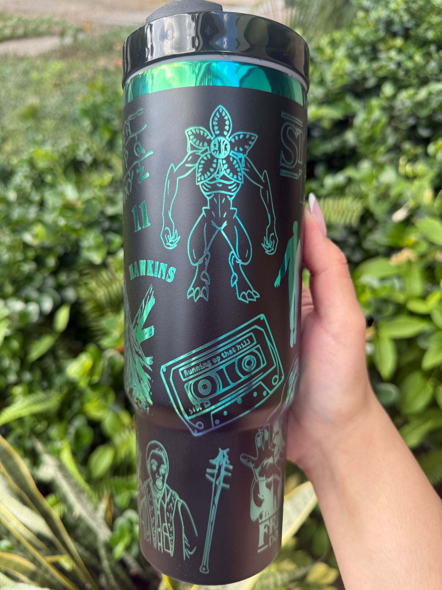 Stranger Things Cup 30oz, Side handle Engraved